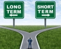 Đầu tư dài hạn và đầu tư ngắn hạn: Chọn chiến lược nào để tối ưu hóa tài sản?